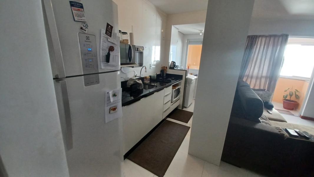 Apartamento com 2 dormitórios ( suíte), Sacada/churrasqueira e garagem no bairro Ipiranga.