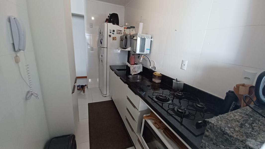 Apartamento com 2 dormitórios ( suíte), Sacada/churrasqueira e garagem no bairro Ipiranga.