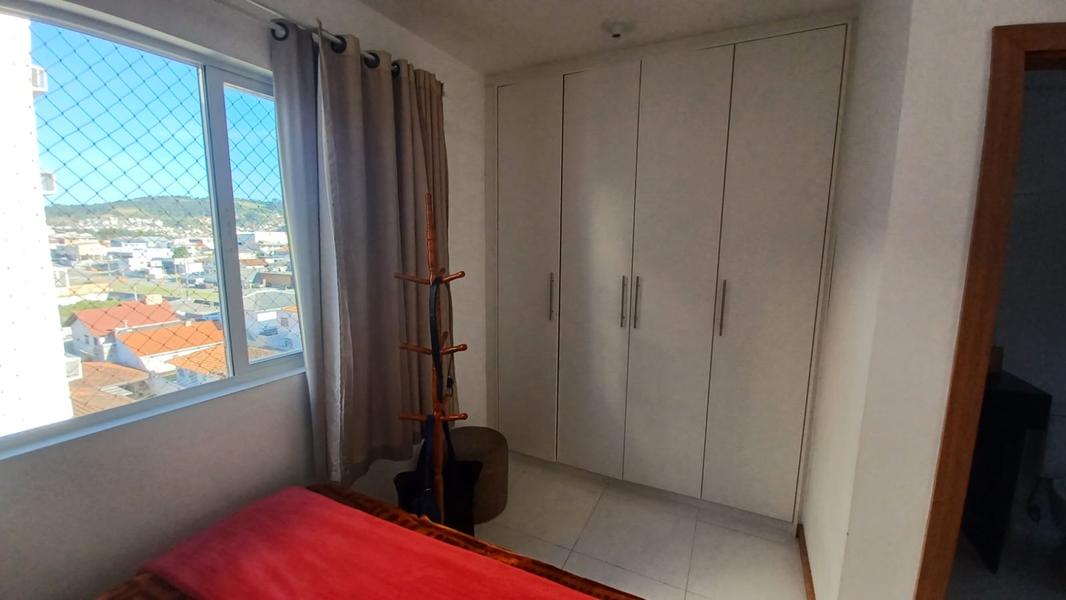 Apartamento com 2 dormitórios ( suíte), Sacada/churrasqueira e garagem no bairro Ipiranga.