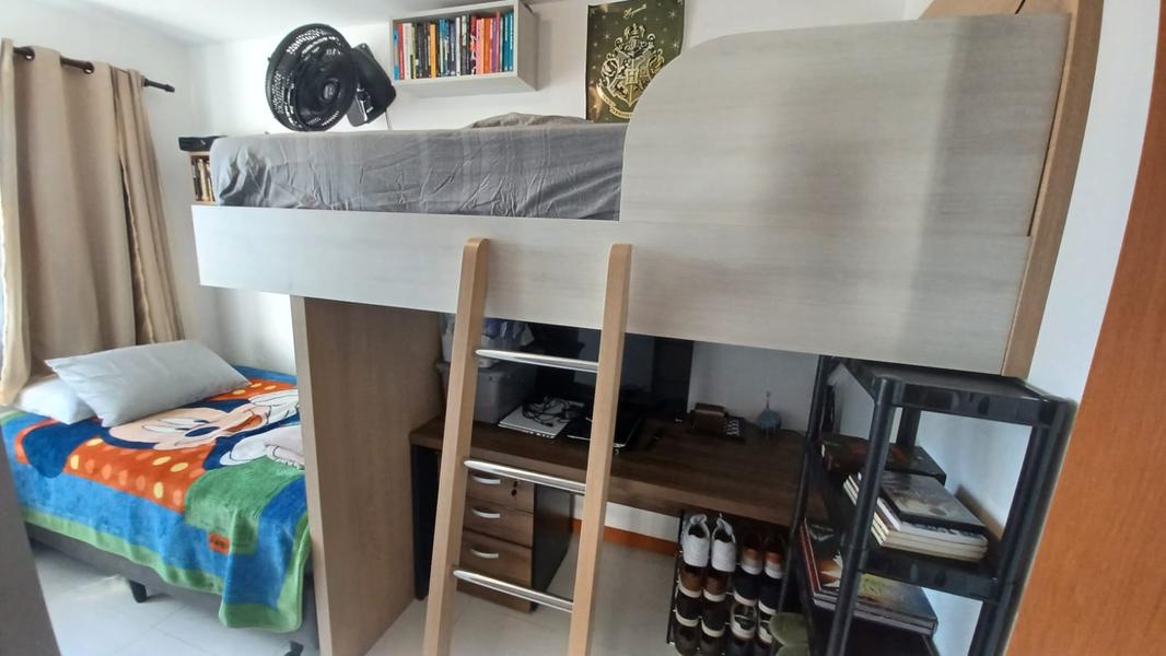 Apartamento com 2 dormitórios ( suíte), Sacada/churrasqueira e garagem no bairro Ipiranga.