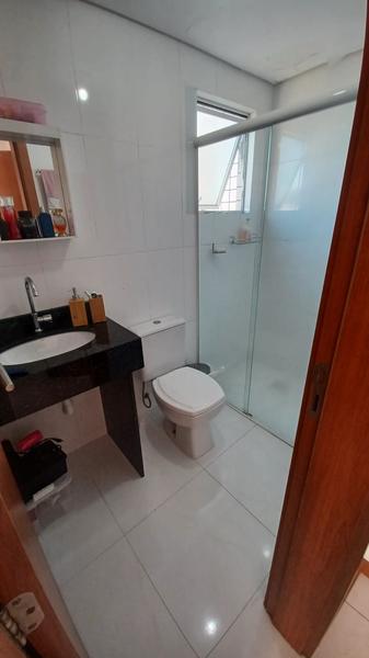 Apartamento com 2 dormitórios ( suíte), Sacada/churrasqueira e garagem no bairro Ipiranga.