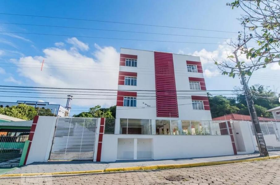 Apartamento de 50m² com dormitório e Garagem.