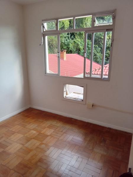 Apartamento de 50m² com dormitório e Garagem.