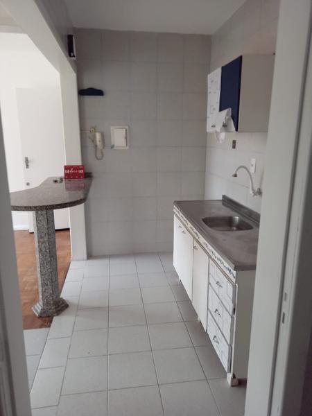 Apartamento de 50m² com dormitório e Garagem.