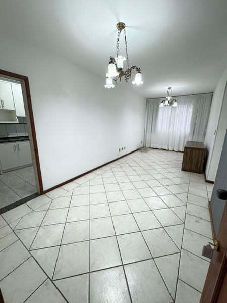 Apartamento com 2 Dormitórios e Elevador na Melhor Localização do Abraão.