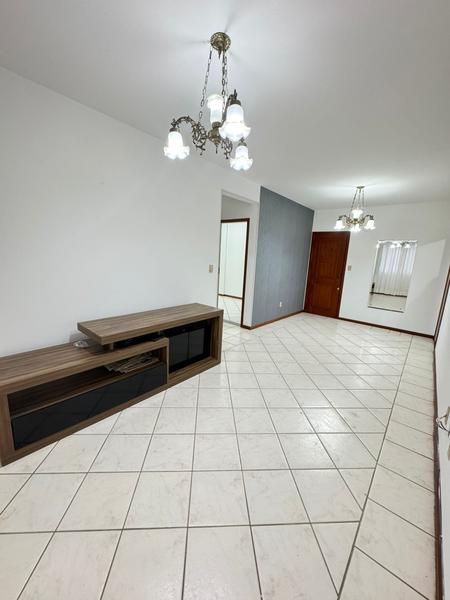 Apartamento com 2 Dormitórios e Elevador na Melhor Localização do Abraão.
