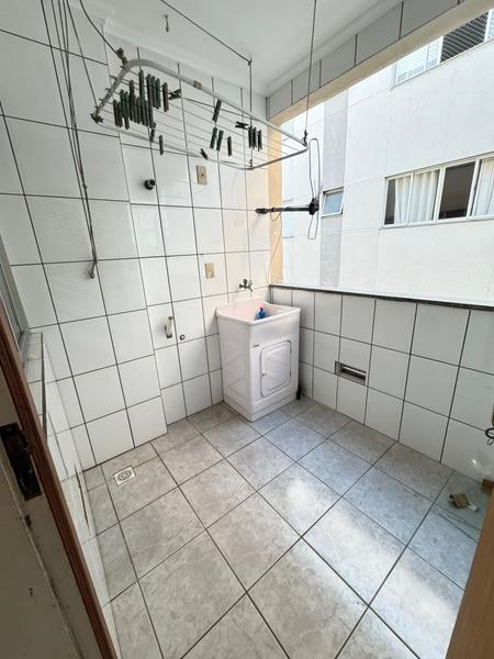 Apartamento com 2 Dormitórios e Elevador na Melhor Localização do Abraão.