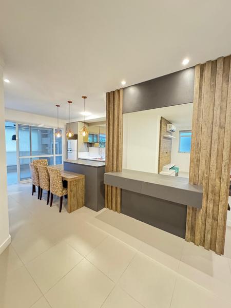 Apartamento com 2 suítes, lavabo, 2 garagens e hobby box  em Ingleses.