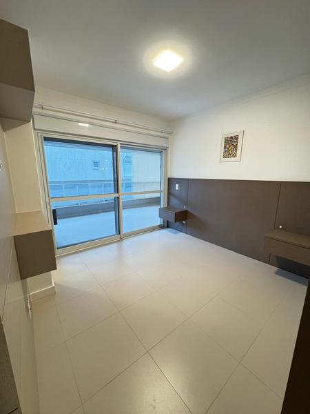 Apartamento com 2 suítes, lavabo, 2 garagens e hobby box  em Ingleses.