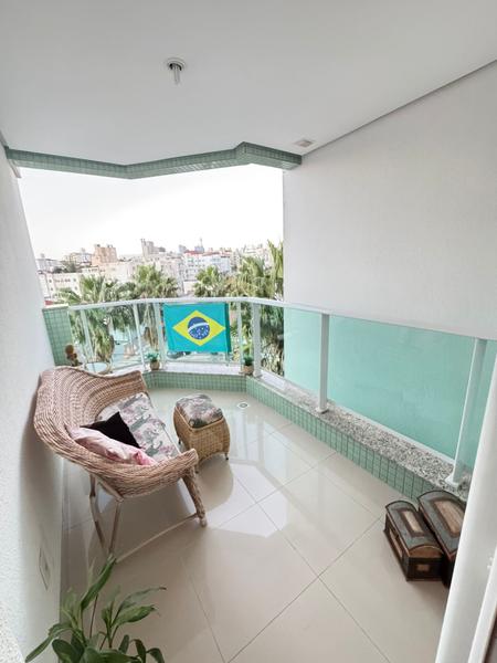 Apartamento  Duplex, mobiliada com 3 Vagas de Garagem e vista para o mar no Abraão.
