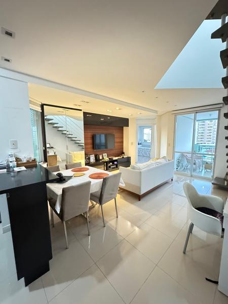 Apartamento  Duplex, mobiliada com 3 Vagas de Garagem e vista para o mar no Abraão.