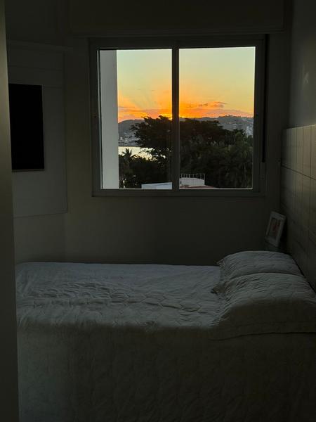 Apartamento  Duplex, mobiliada com 3 Vagas de Garagem e vista para o mar no Abraão.